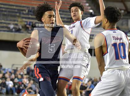 Thumbnail 3 in Wilson vs. Rainier Beach (WIAA 3A Quarterfinal)  photogallery.
