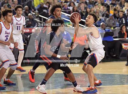 Thumbnail 1 in Wilson vs. Rainier Beach (WIAA 3A Quarterfinal)  photogallery.