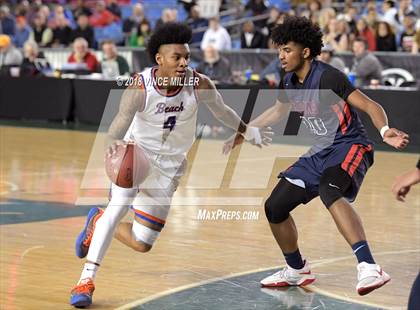 Thumbnail 3 in Wilson vs. Rainier Beach (WIAA 3A Quarterfinal)  photogallery.