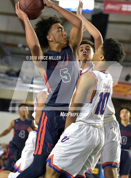 Thumbnail 2 in Wilson vs. Rainier Beach (WIAA 3A Quarterfinal)  photogallery.