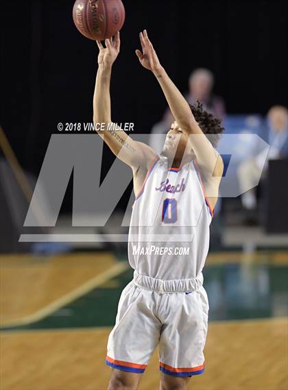 Thumbnail 3 in Wilson vs. Rainier Beach (WIAA 3A Quarterfinal)  photogallery.
