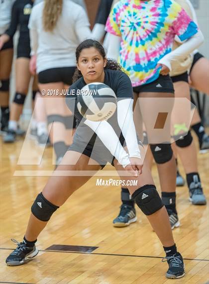 Thumbnail 2 in Warren Central @ Lawrence North photogallery.