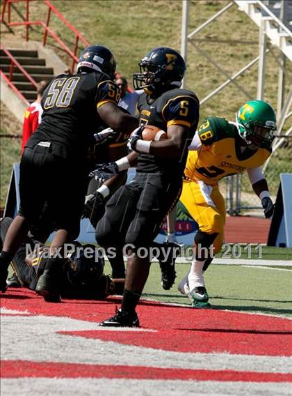 Thumbnail 1 in Taft vs. Friendship Collegiate (Skyline Chili Crosstown Showdown) photogallery.