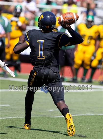 Thumbnail 2 in Taft vs. Friendship Collegiate (Skyline Chili Crosstown Showdown) photogallery.