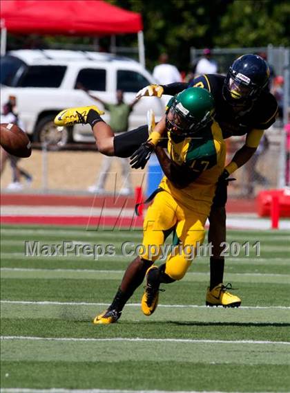 Thumbnail 1 in Taft vs. Friendship Collegiate (Skyline Chili Crosstown Showdown) photogallery.