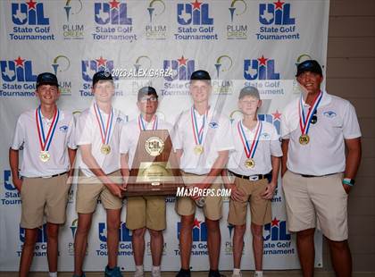 Thumbnail 1 in UIL 1A Boys Golf Finals Awards photogallery.