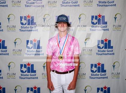 Thumbnail 1 in UIL 1A Boys Golf Finals Awards photogallery.