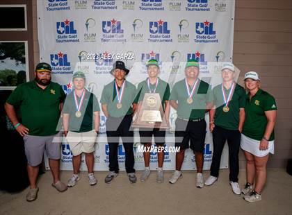 Thumbnail 1 in UIL 1A Boys Golf Finals Awards photogallery.