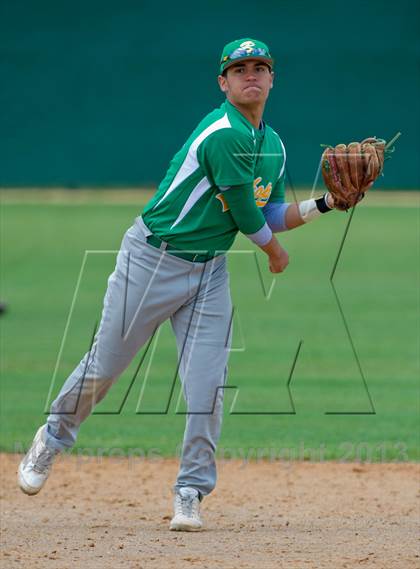 Thumbnail 2 in Bishop vs. Dilley (UIL 2A Region IV Area Playoff) photogallery.