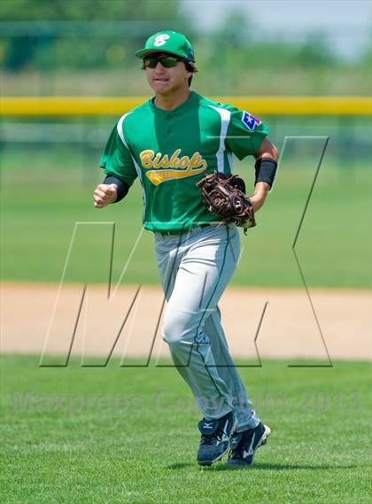 Thumbnail 1 in Bishop vs. Dilley (UIL 2A Region IV Area Playoff) photogallery.