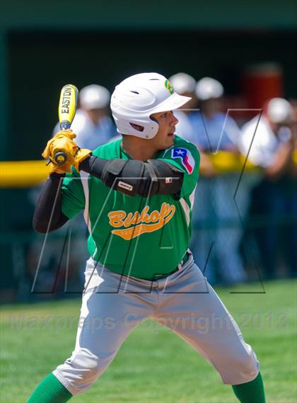 Thumbnail 2 in Bishop vs. Dilley (UIL 2A Region IV Area Playoff) photogallery.