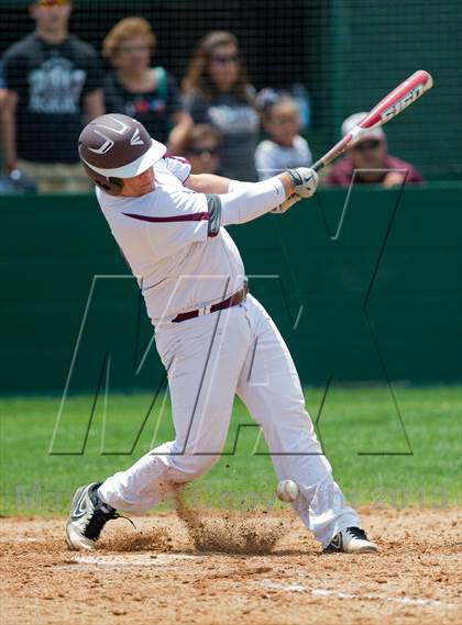 Thumbnail 2 in Bishop vs. Dilley (UIL 2A Region IV Area Playoff) photogallery.