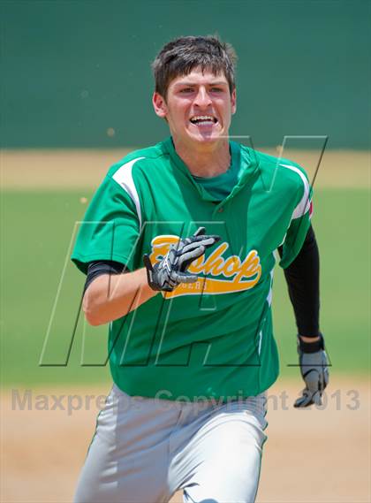 Thumbnail 2 in Bishop vs. Dilley (UIL 2A Region IV Area Playoff) photogallery.