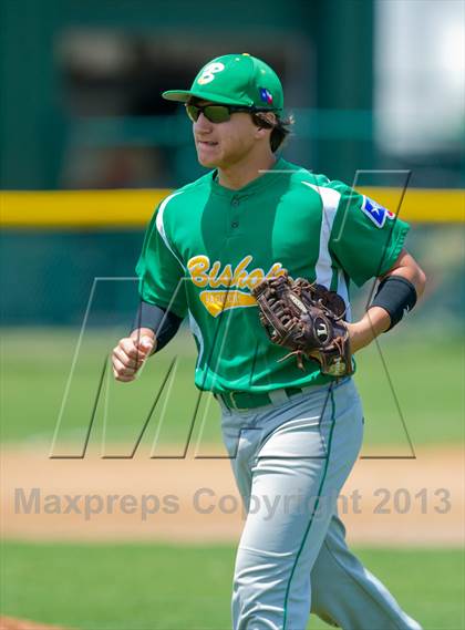 Thumbnail 1 in Bishop vs. Dilley (UIL 2A Region IV Area Playoff) photogallery.