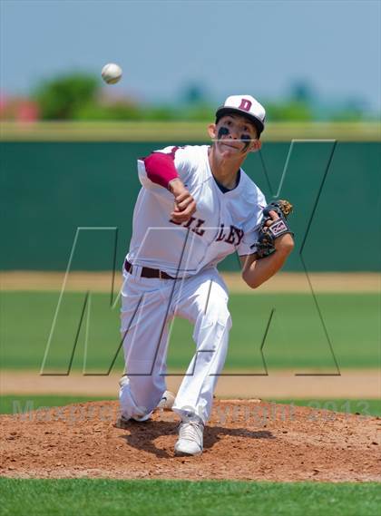 Thumbnail 1 in Bishop vs. Dilley (UIL 2A Region IV Area Playoff) photogallery.