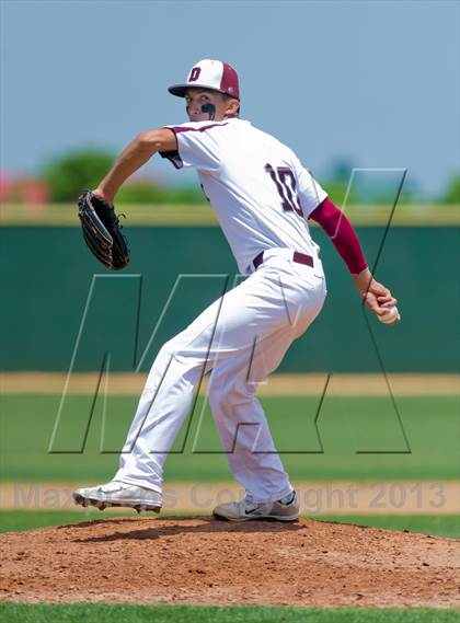 Thumbnail 1 in Bishop vs. Dilley (UIL 2A Region IV Area Playoff) photogallery.