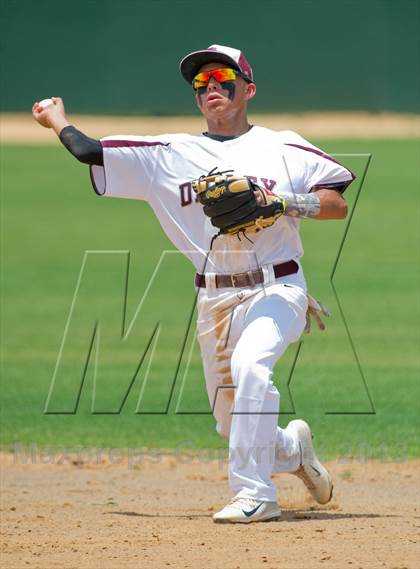 Thumbnail 2 in Bishop vs. Dilley (UIL 2A Region IV Area Playoff) photogallery.