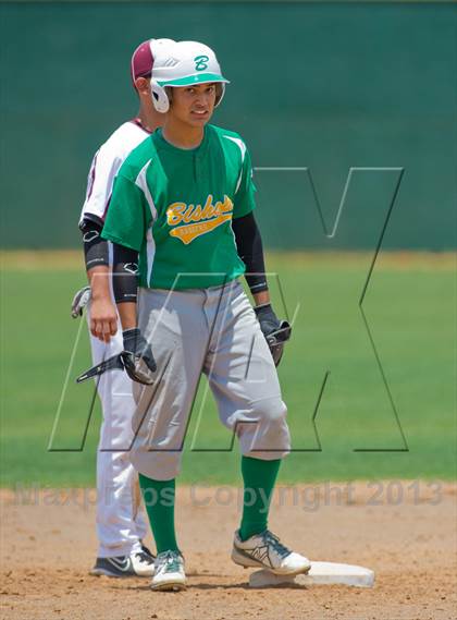 Thumbnail 2 in Bishop vs. Dilley (UIL 2A Region IV Area Playoff) photogallery.