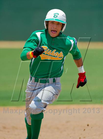 Thumbnail 3 in Bishop vs. Dilley (UIL 2A Region IV Area Playoff) photogallery.