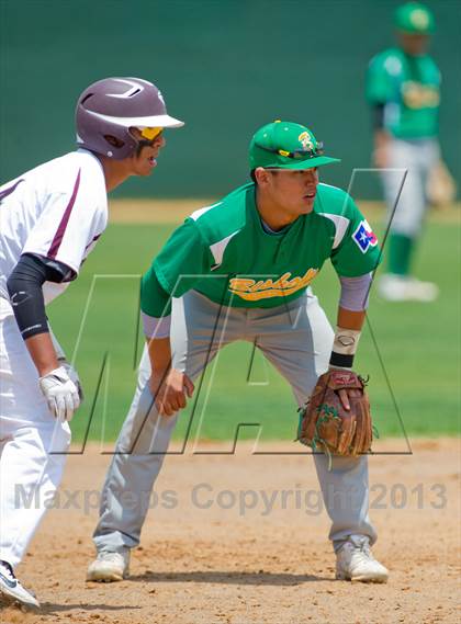 Thumbnail 1 in Bishop vs. Dilley (UIL 2A Region IV Area Playoff) photogallery.
