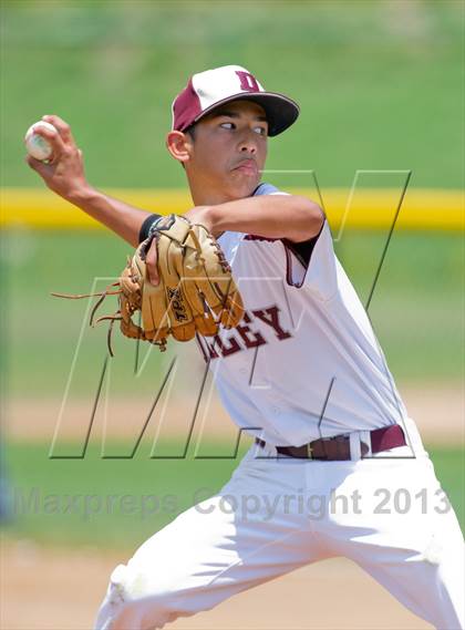 Thumbnail 2 in Bishop vs. Dilley (UIL 2A Region IV Area Playoff) photogallery.