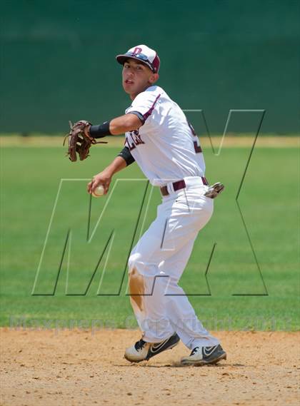 Thumbnail 1 in Bishop vs. Dilley (UIL 2A Region IV Area Playoff) photogallery.