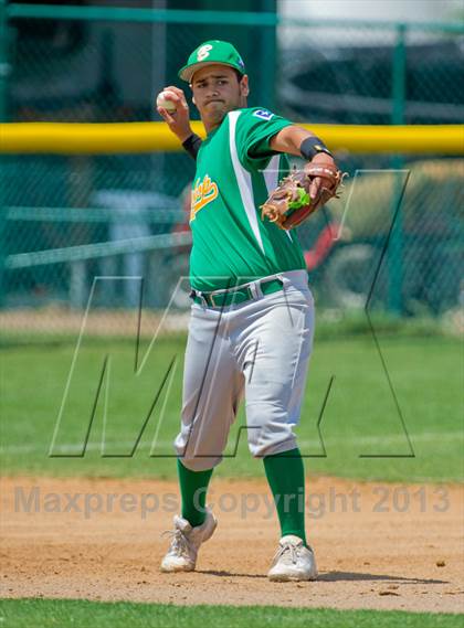 Thumbnail 2 in Bishop vs. Dilley (UIL 2A Region IV Area Playoff) photogallery.