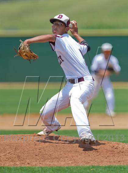 Thumbnail 2 in Bishop vs. Dilley (UIL 2A Region IV Area Playoff) photogallery.