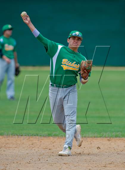 Thumbnail 1 in Bishop vs. Dilley (UIL 2A Region IV Area Playoff) photogallery.