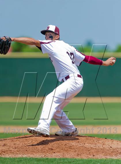 Thumbnail 2 in Bishop vs. Dilley (UIL 2A Region IV Area Playoff) photogallery.
