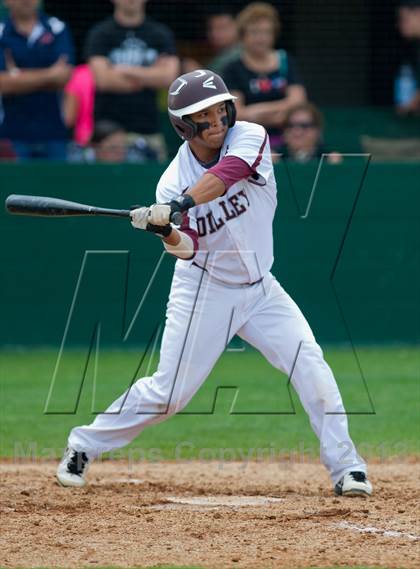 Thumbnail 2 in Bishop vs. Dilley (UIL 2A Region IV Area Playoff) photogallery.