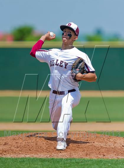 Thumbnail 3 in Bishop vs. Dilley (UIL 2A Region IV Area Playoff) photogallery.