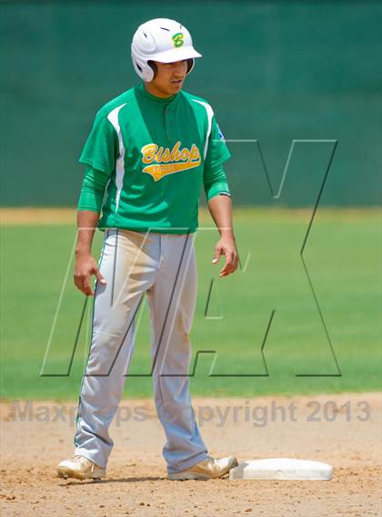 Thumbnail 1 in Bishop vs. Dilley (UIL 2A Region IV Area Playoff) photogallery.