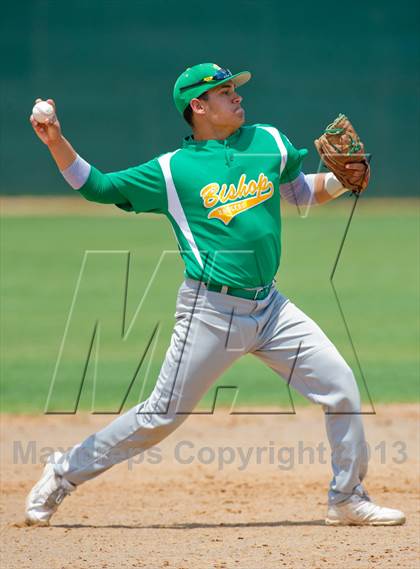 Thumbnail 3 in Bishop vs. Dilley (UIL 2A Region IV Area Playoff) photogallery.