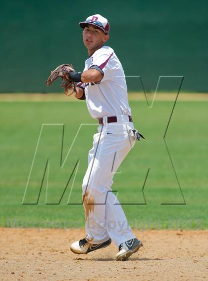 Thumbnail 2 in Bishop vs. Dilley (UIL 2A Region IV Area Playoff) photogallery.