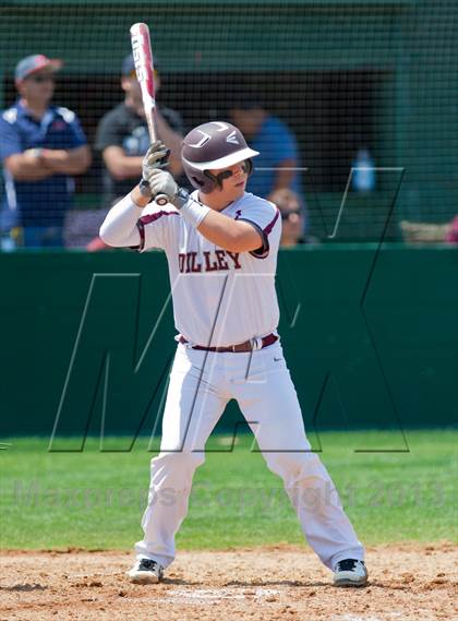 Thumbnail 3 in Bishop vs. Dilley (UIL 2A Region IV Area Playoff) photogallery.