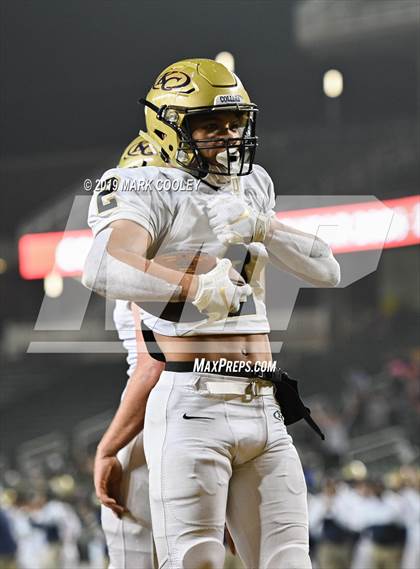Thumbnail 3 in Klein Collins vs. Dallas Jesuit (UIL 6A Regional Semifinal) photogallery.