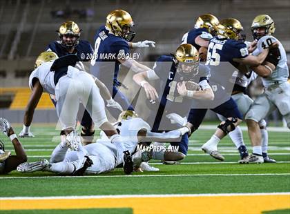 Thumbnail 1 in Klein Collins vs. Dallas Jesuit (UIL 6A Regional Semifinal) photogallery.