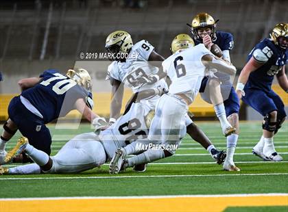 Thumbnail 3 in Klein Collins vs. Dallas Jesuit (UIL 6A Regional Semifinal) photogallery.