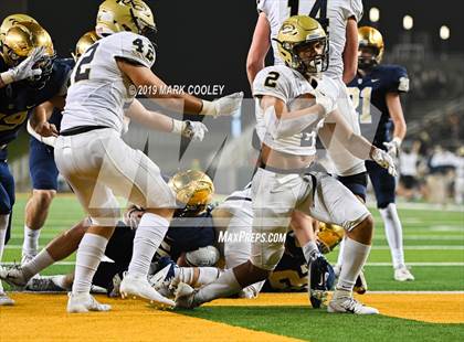 Thumbnail 3 in Klein Collins vs. Dallas Jesuit (UIL 6A Regional Semifinal) photogallery.