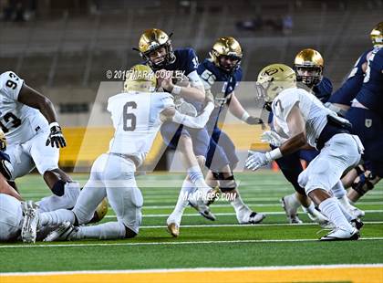 Thumbnail 1 in Klein Collins vs. Dallas Jesuit (UIL 6A Regional Semifinal) photogallery.