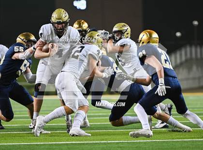 Thumbnail 3 in Klein Collins vs. Dallas Jesuit (UIL 6A Regional Semifinal) photogallery.