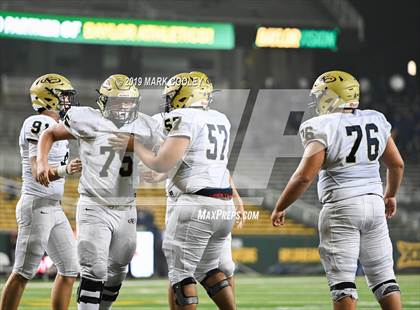 Thumbnail 3 in Klein Collins vs. Dallas Jesuit (UIL 6A Regional Semifinal) photogallery.
