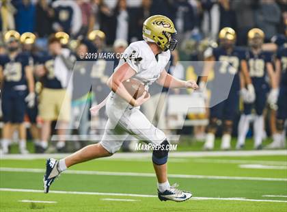 Thumbnail 2 in Klein Collins vs. Dallas Jesuit (UIL 6A Regional Semifinal) photogallery.