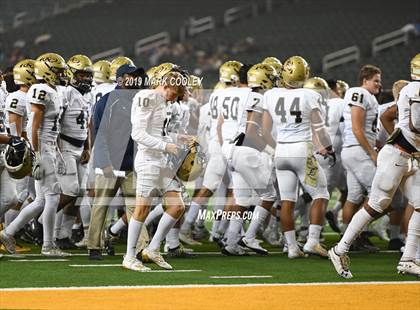 Thumbnail 2 in Klein Collins vs. Dallas Jesuit (UIL 6A Regional Semifinal) photogallery.