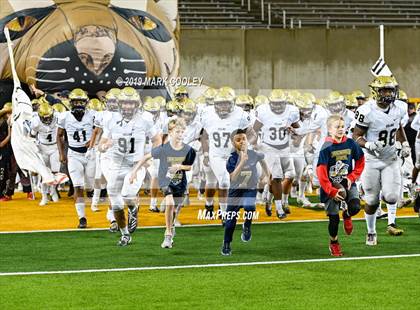 Thumbnail 3 in Klein Collins vs. Dallas Jesuit (UIL 6A Regional Semifinal) photogallery.