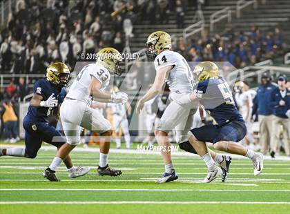 Thumbnail 2 in Klein Collins vs. Dallas Jesuit (UIL 6A Regional Semifinal) photogallery.