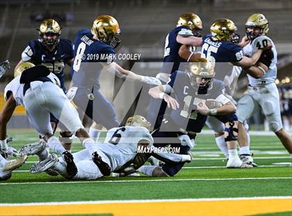Thumbnail 2 in Klein Collins vs. Dallas Jesuit (UIL 6A Regional Semifinal) photogallery.