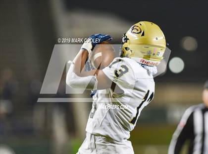 Thumbnail 3 in Klein Collins vs. Dallas Jesuit (UIL 6A Regional Semifinal) photogallery.