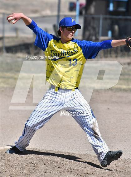 Thumbnail 2 in Penasco vs. Estancia photogallery.